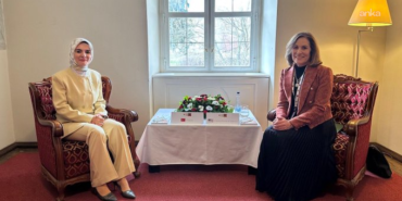 dbe50855118ea29de857982d2efc8a78